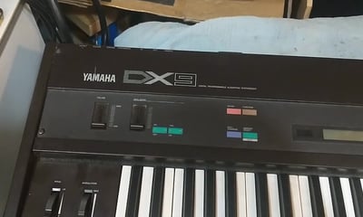DX9 to DX7 Lid Screws 1
