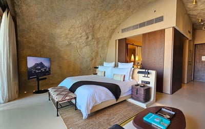 desert-rock-resort-cave-suite-bedroom-3