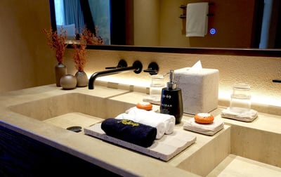 desert-rock-resort-cave-suite-bathroom-3