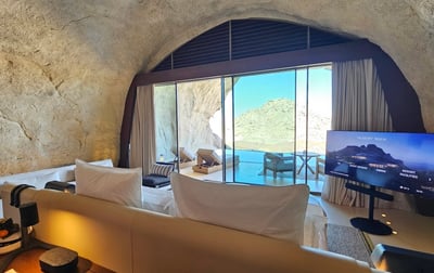 desert-rock-resort-cave-suite-bedroom-4