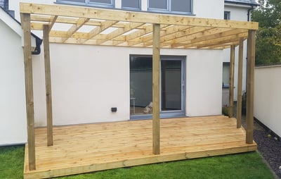 corner deck with open pergola, outdoor living