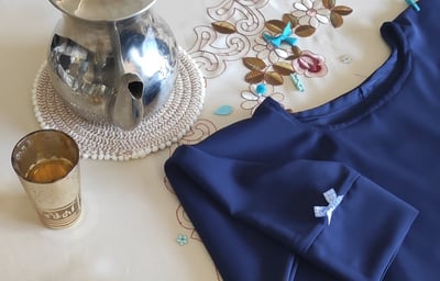 Des vêtements pour femmes élégants, sobres et discrets. Adapté pour la femme musulmane. Abaya Khimar