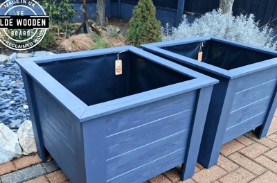 Versailles planters set of 2  