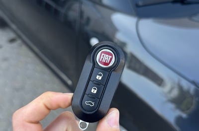 Chiave auto con telecomando radiocomando duplicazione in pochi minuti chiave originale 140€