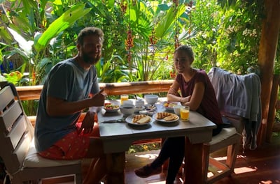 petit-déjeuner #mindo-hotel-restaurant-bicok-piscine