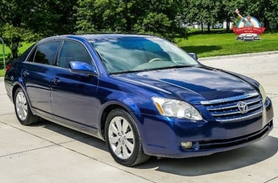 2005 toyota avalon on premium tyres