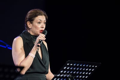 Maxi Broecking spricht auf dem Jazzfest Berlin 2021.