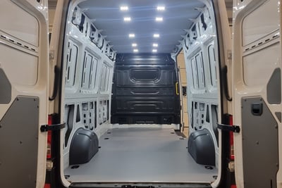 VW Crafter faneravimas