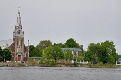 Oka, église,