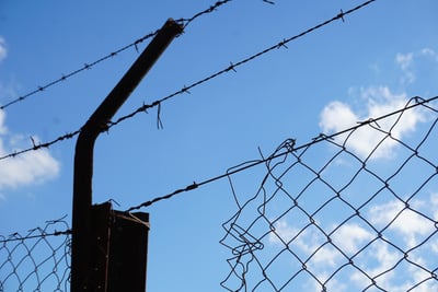 Texture Attack: barbed wire fence