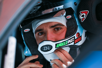 Angelo Pucci Grossi durante una sessione di shooting motorsport per Noline