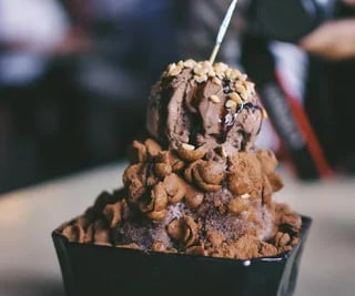 4-ingredient-keto-chocolate-ice-cream
