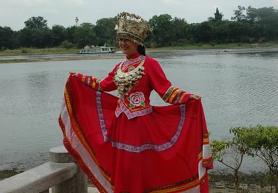 Traditional dress near the River at Guilin in China