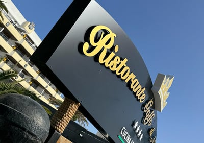Letras corporeas restaurante golfo di mare