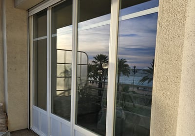 Photo de vue mer + double vitrage + fenêtre sur mesure + coulissant aluminium + verre + fenetre