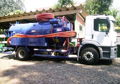 caminhão de sucção e hidrojateamento