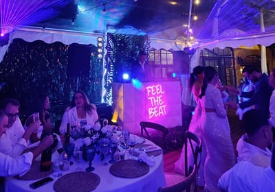 pista de baile con discoteca dj y novia en valle escondido
