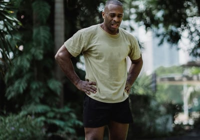 Sportif en difficulté à cause de douleurs chroniques