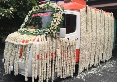 Hearse van shav vahan