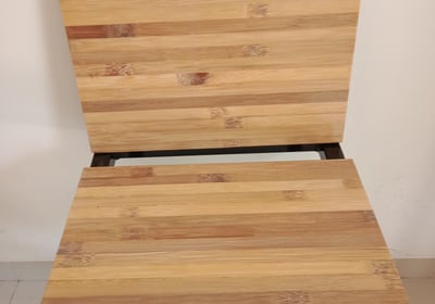 Kursi Papan Bambu Dengan Konstruksi Besi