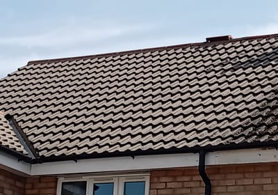 Before and after results of a house roof professionally cleaned by Venom Property Maintenance in Hul
