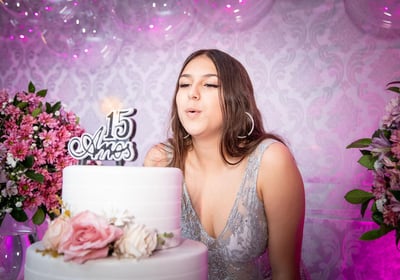 FESTA DE 15 ANOS, DEBUTANTE