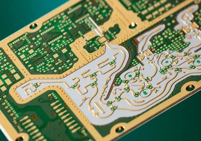 Learn about Omini’s Rogers PCB material properties for reliable, high-performance designs.