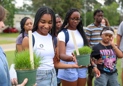 365WeThrive Inc. we are cleaning ups communities and plant seeds along the way. personal growth