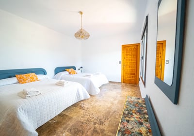 Casa rural hasta 19 personas. Finca alojamiento hasta 35 personas
