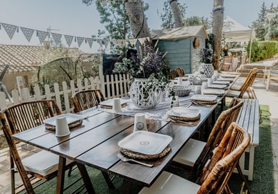 Celebraciones íntimas en Málaga con decoración cuidada y ambiente acogedor. Detalles