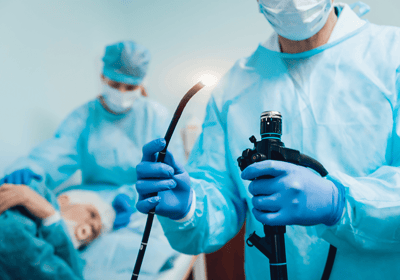 Paciente durante exame de endoscopia