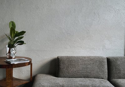 sofa su augalu