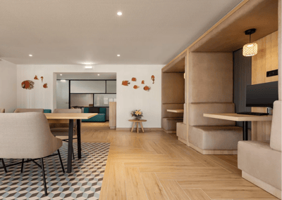 Coworking area with desks and computers at Wyndham Residences Alvor Beach