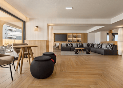 Bar and lounge area at Wyndham Residences Alvor Beach