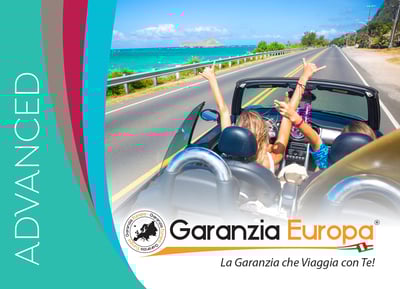 Garanzia europa advanced un auto cabrio con due donne con le braccia in aria