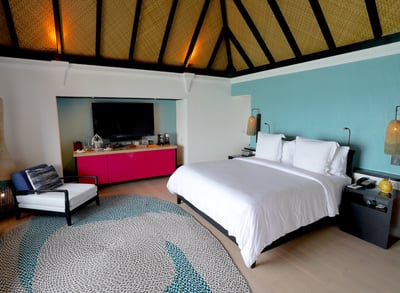 four-seaons-kuda-huraa-overwater-villa-bedroom-1