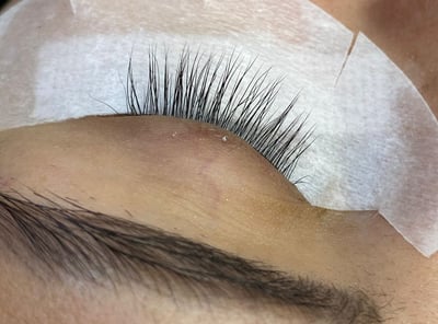 Pestañas Naturales - Amy Ortiz Lash Artist