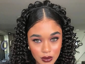 Maquiagem e cabelo cacheado para formatura, casamento, festa ou ensaio fotográfico