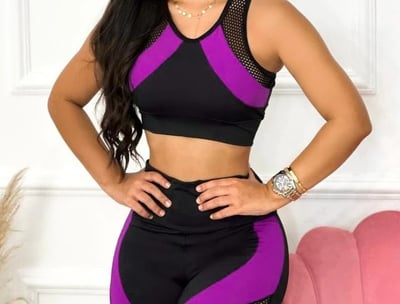 Conjunto fitness feminino com top e shorts, confortável e perfeito para treinos.