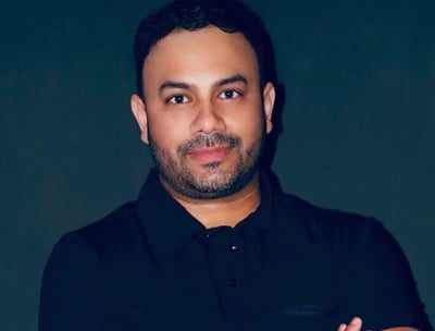 Jonathon Serrano - Máster en dermatología, experto en armonización facial y técnicas antienvejecimie