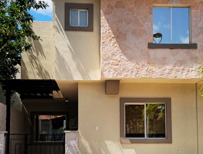 Residencia de lujo en Cancún con estilo de villas españolas