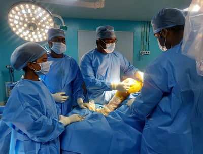 Dr Vijay Chandar performing Total knee replacement on a patient's knee