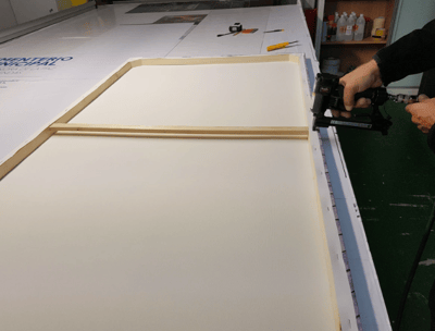 Nuestros bastidores de madera brindan el soporte perfecto para que tus imágenes y gráficos se muestren de forma adecuada, ele