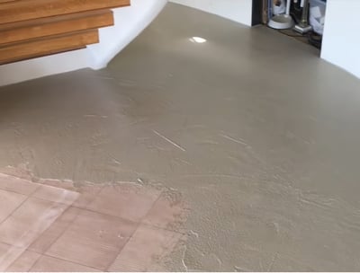 Preparing a decoration over a tile floor