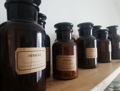 fioles herbes soin