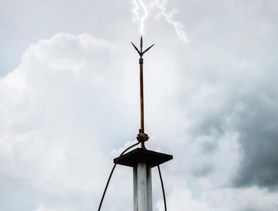 pára-taios