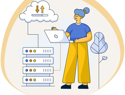 Emprendedora trabajando en su sitio web diseñado profesionalmente