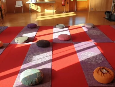 Salle de contemplation des séminaires intentensfs vers l'éveil - qui suis je