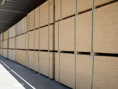 OSB boards and plywood for construction and packaging purposes