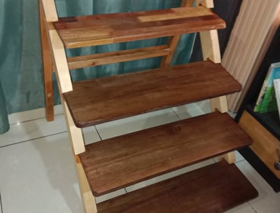 a customized  wooden display rack 